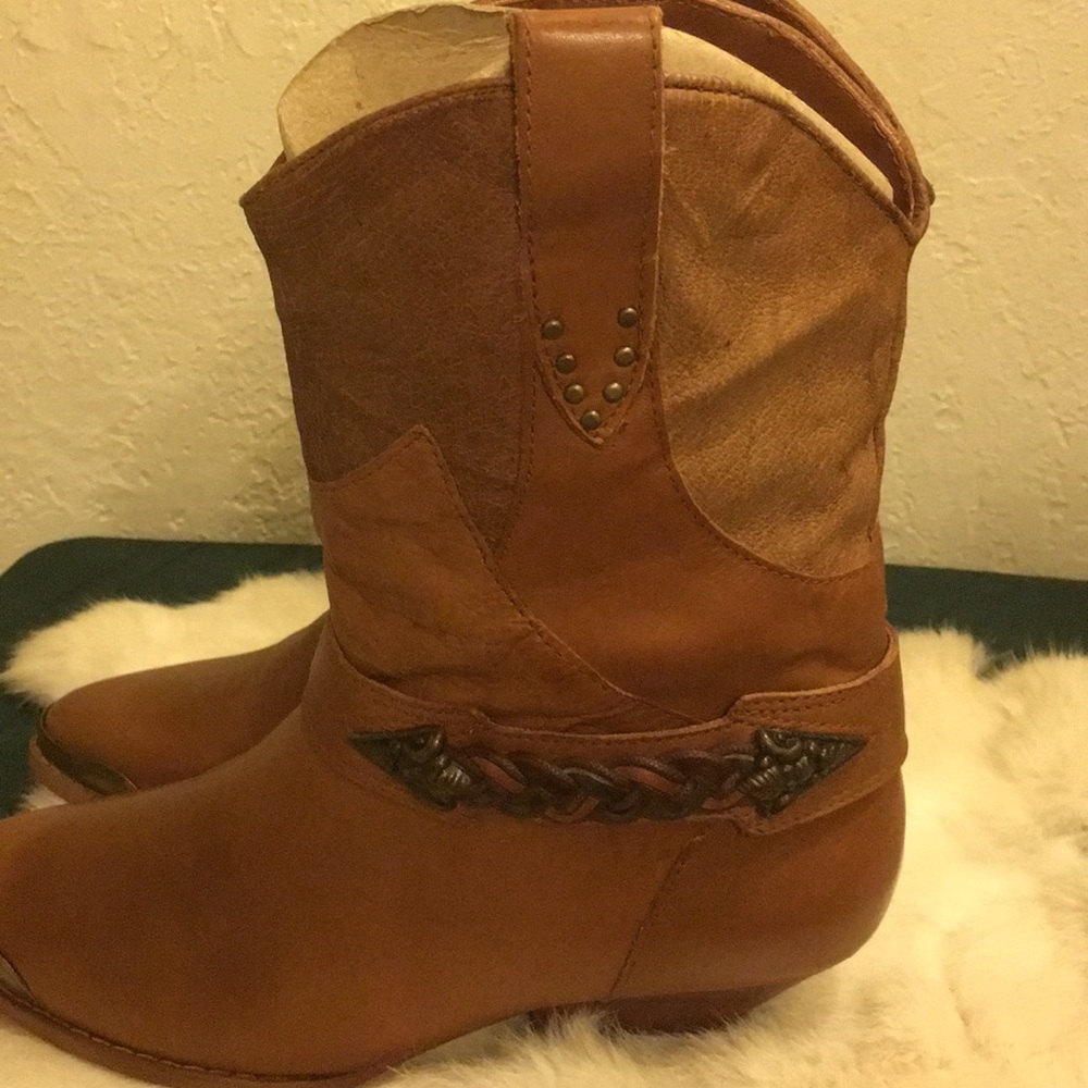 Clicks Boots Leather Light Brown NEW Women Size 5 1/2  all seasons & occasions - Picture 3 of 7